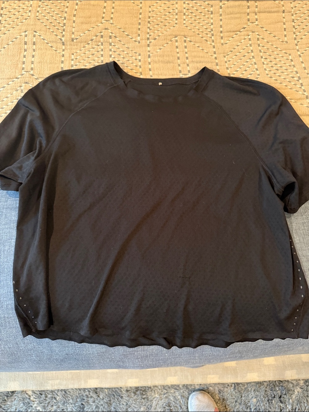 Lululemon Short-Sleeve run shirt. Reflecting and moisturize wick